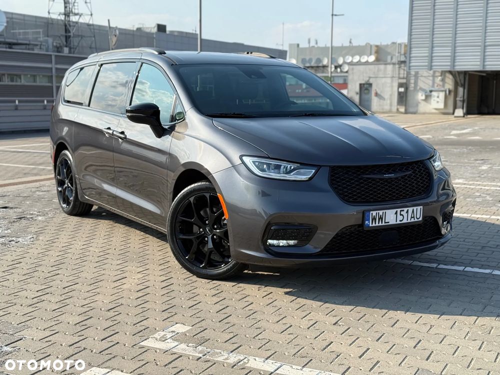 Chrysler Pacifica - 11