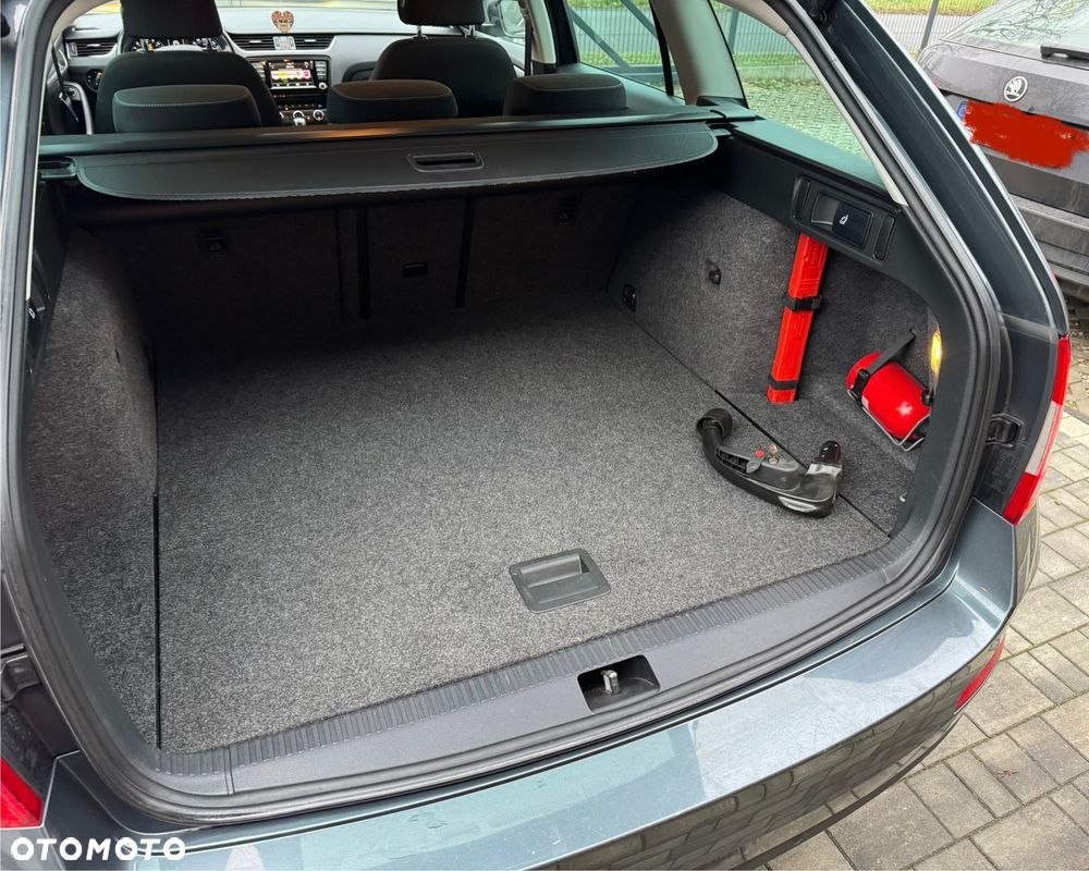 Skoda Octavia 2.0 TDI Joy DSG - 6