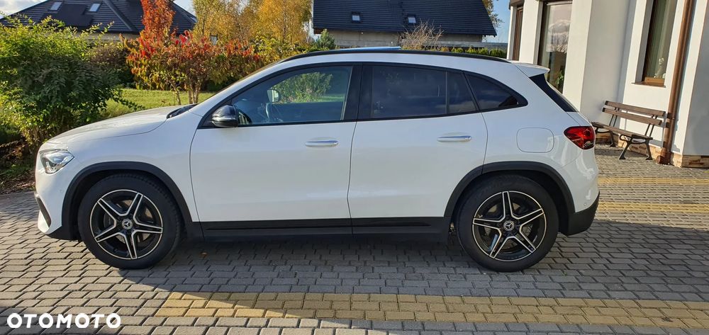 Mercedes-Benz GLA 220 d 4-Matic AMG Line - 12