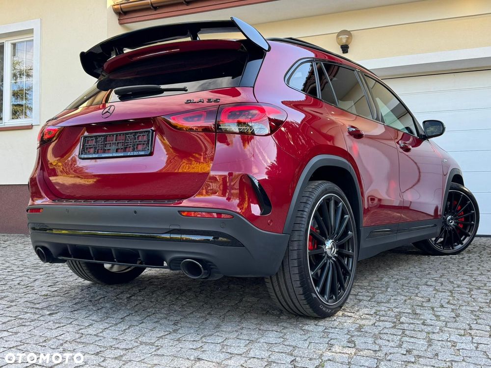 Mercedes-Benz GLA - 12