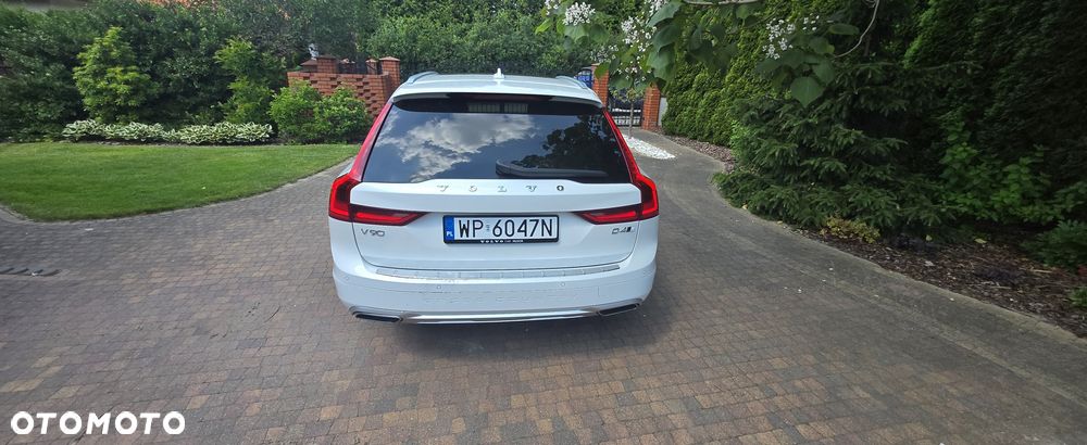 Volvo V90 Cross Country - 4