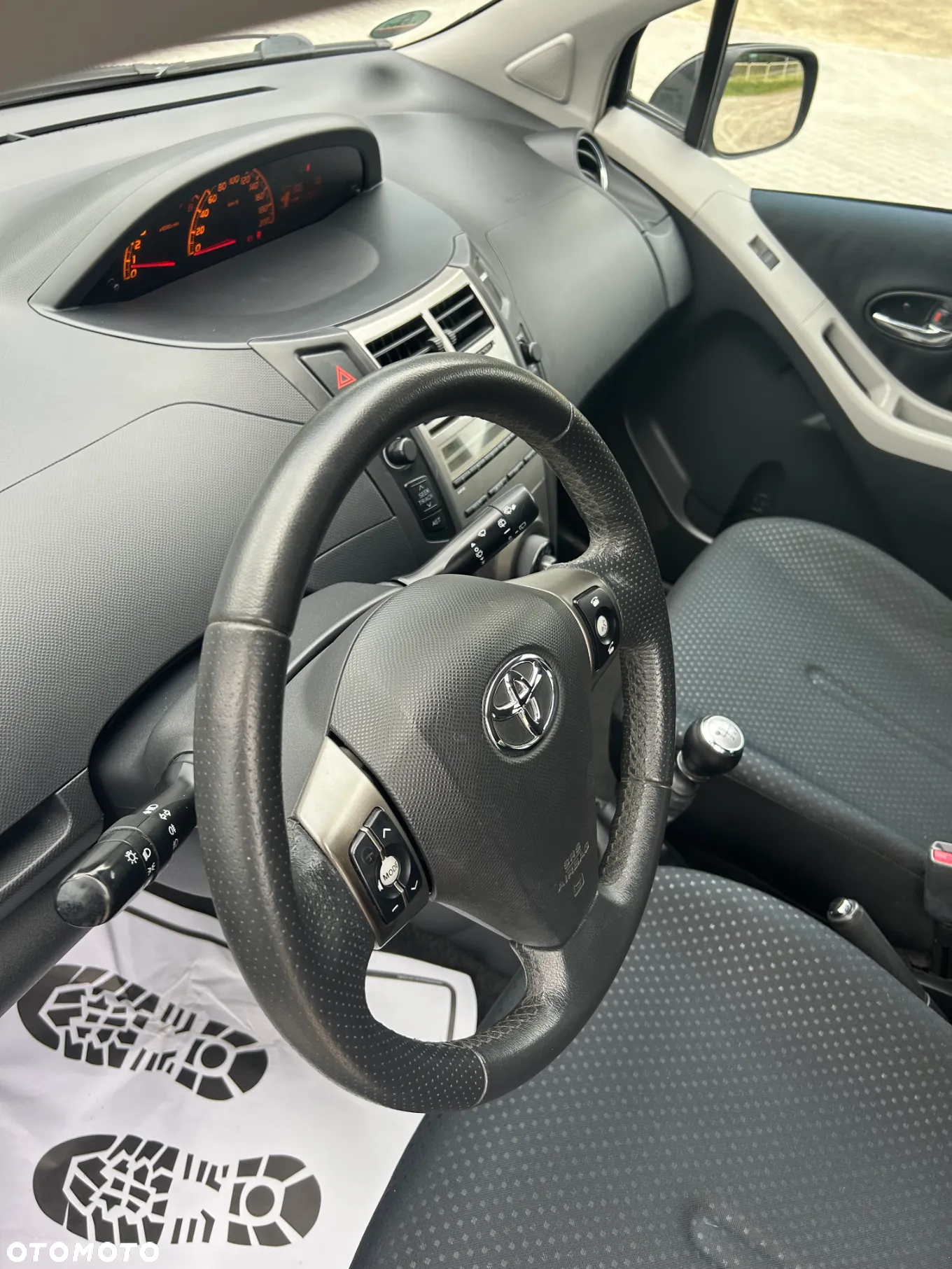 Toyota Yaris - 11