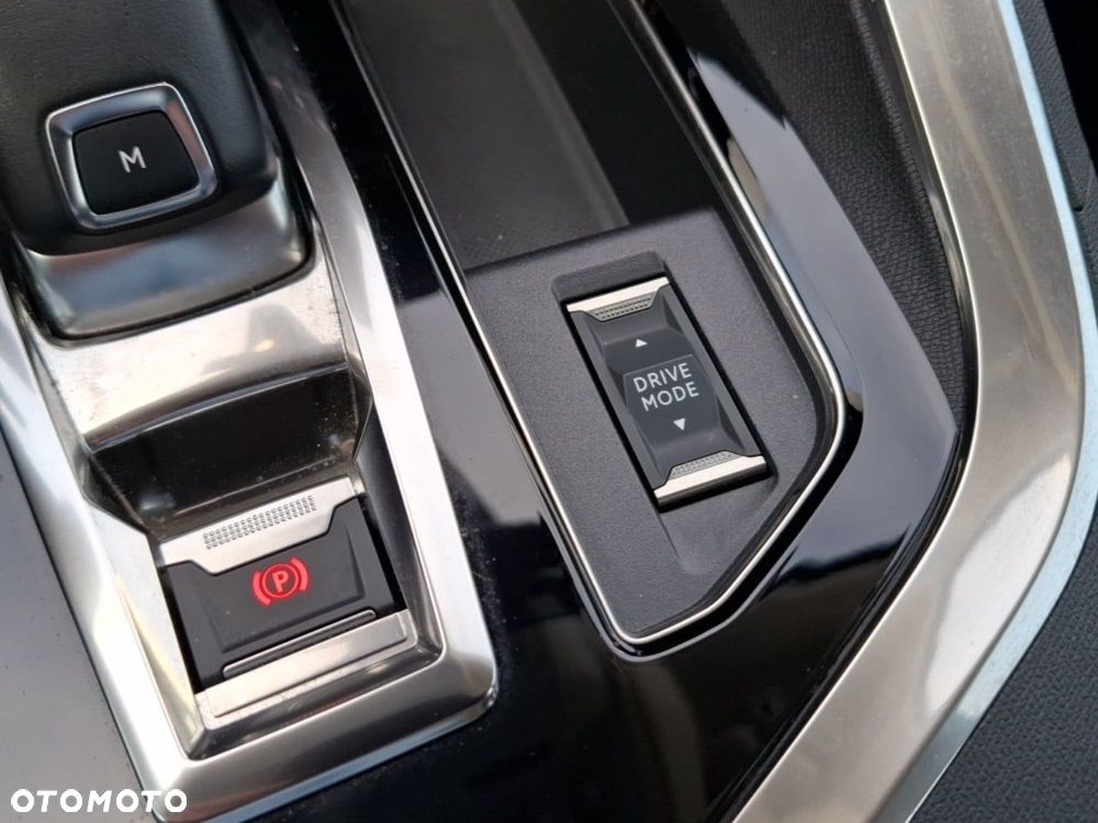 Peugeot 3008 1.2 PureTech Active Pack S&S EAT8 - 27