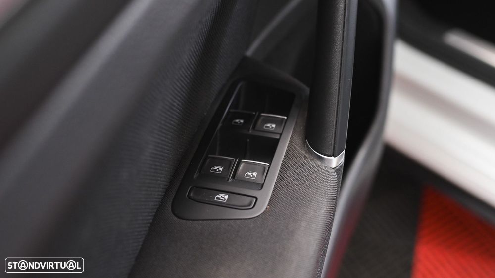 VW Golf 2.0 TSI GTI DSG Performance - 59