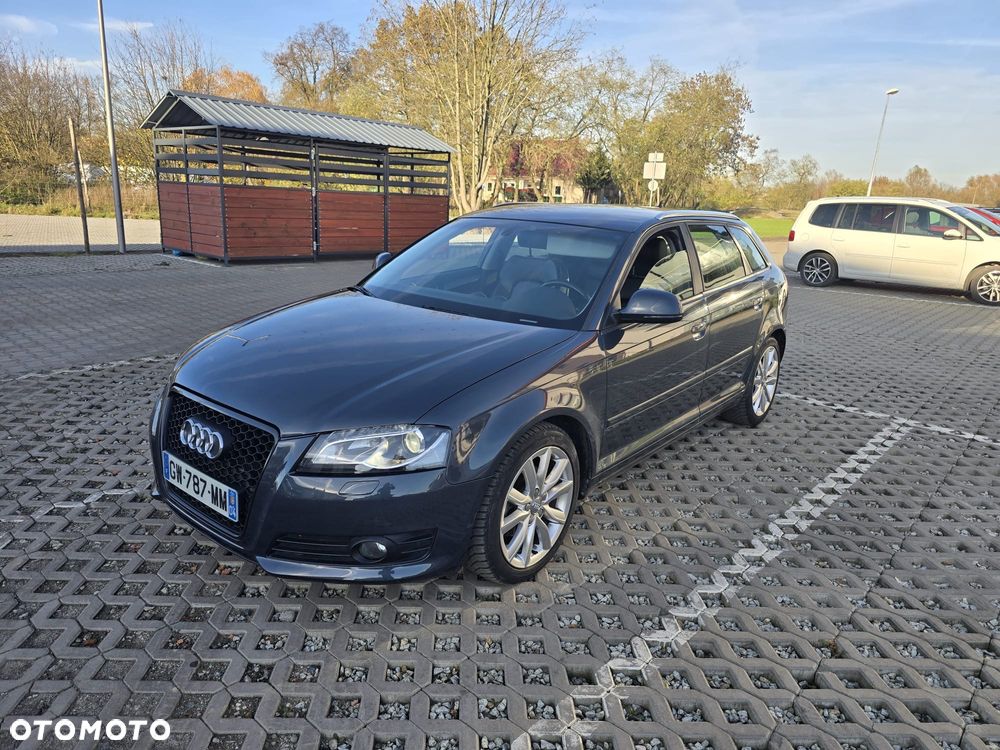 Audi A3 Sportback - 1