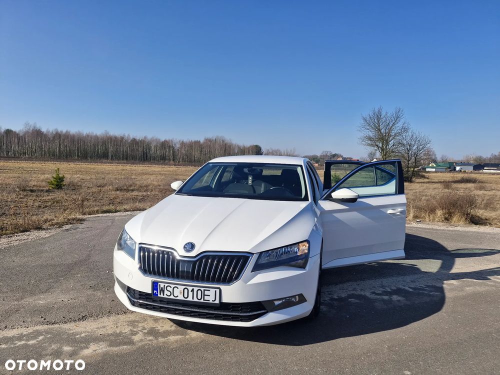 Skoda Superb 1.6 TDI DSG Ambition - 17