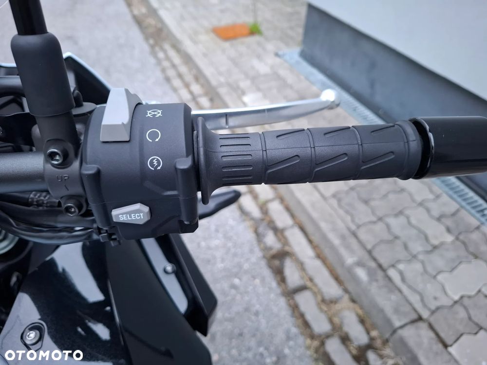 Kawasaki Versys 1000 - 16