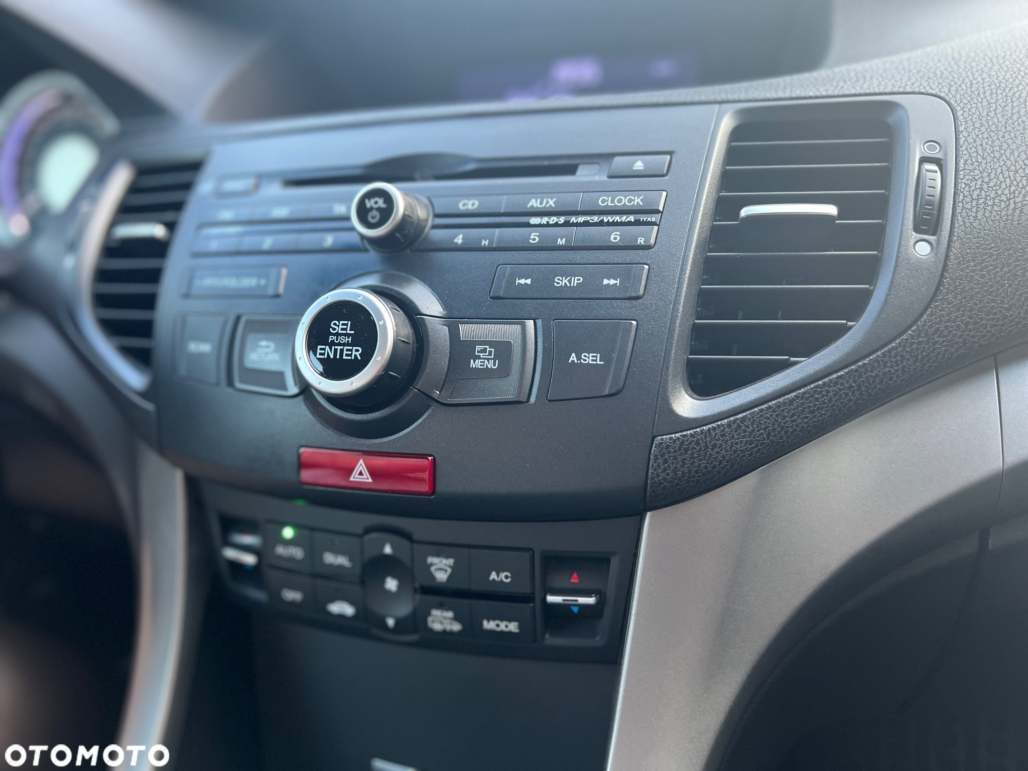Honda Accord 2.0 Comfort - 16
