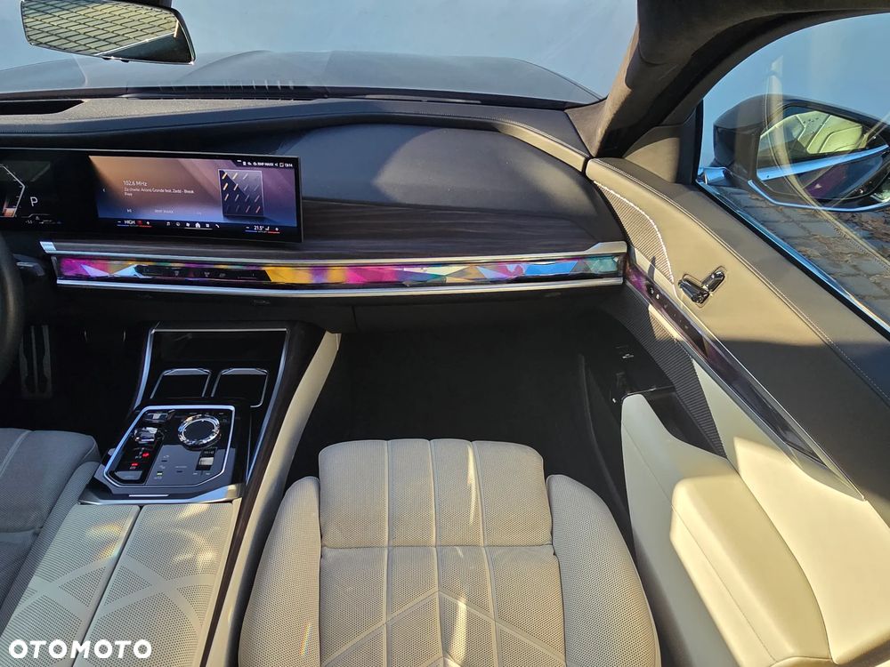 BMW Seria 7 - 18