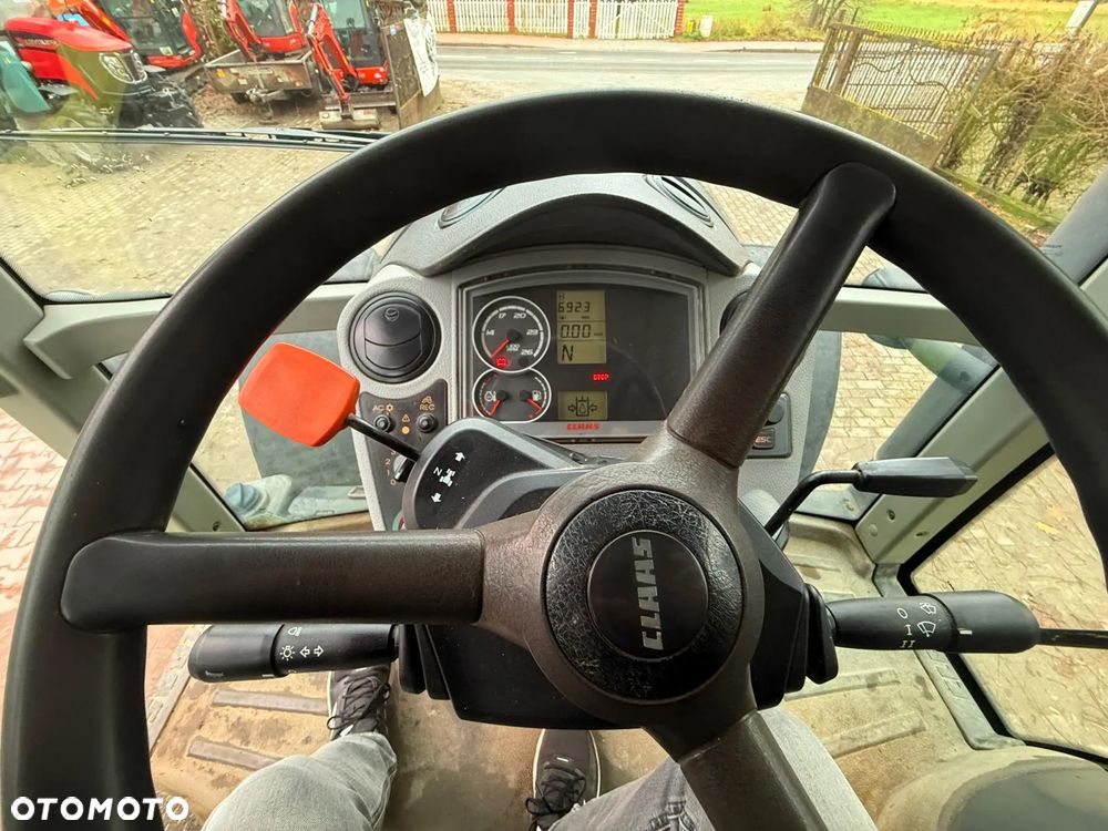 Claas Arion 620 - 10