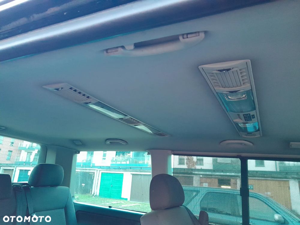 Volkswagen Multivan - 9