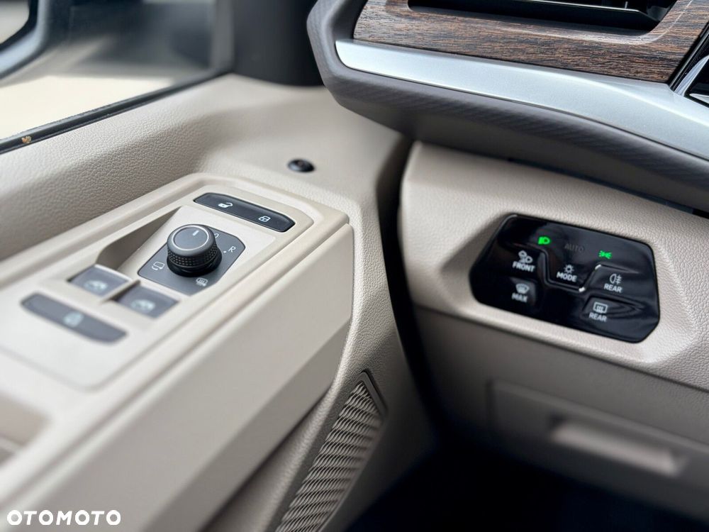Volkswagen multivan Style L2 silnik: 2,0 l TDI SCR 150 KM / skrzynia biegów: 7-biegowa DSG rozstaw osi: 3124 mm - 23