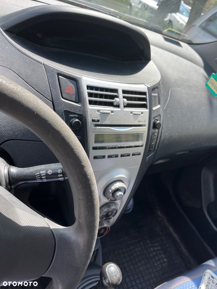 Toyota Yaris 1.0 Terra A/C - 8