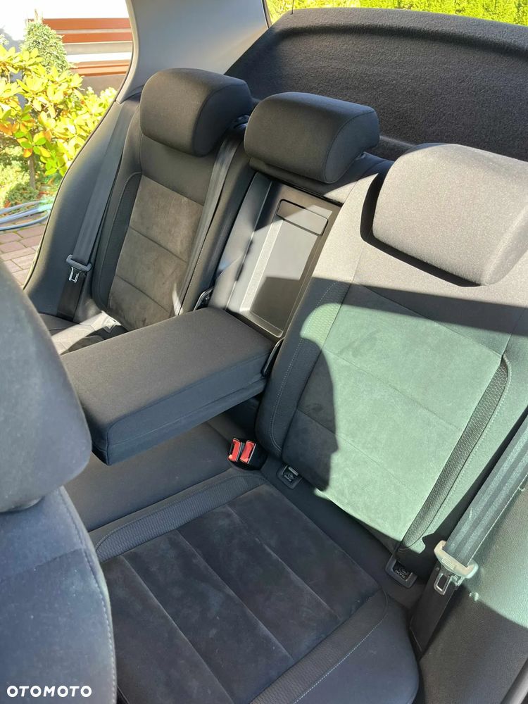 Volkswagen Golf - 12