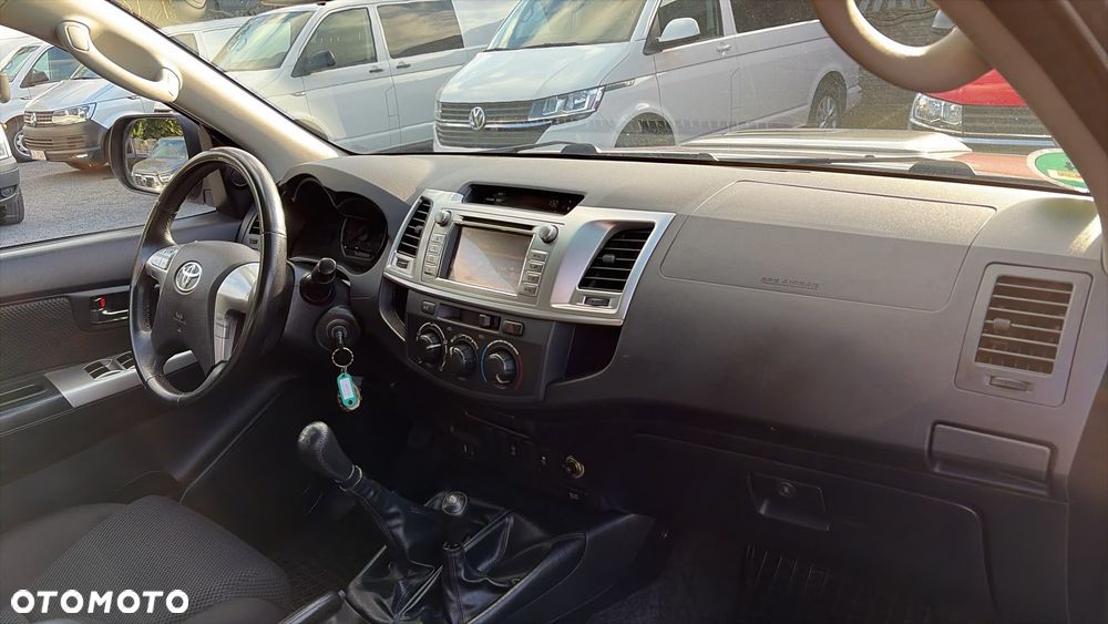 Toyota Hilux 4x4 Double Cab Life - 26