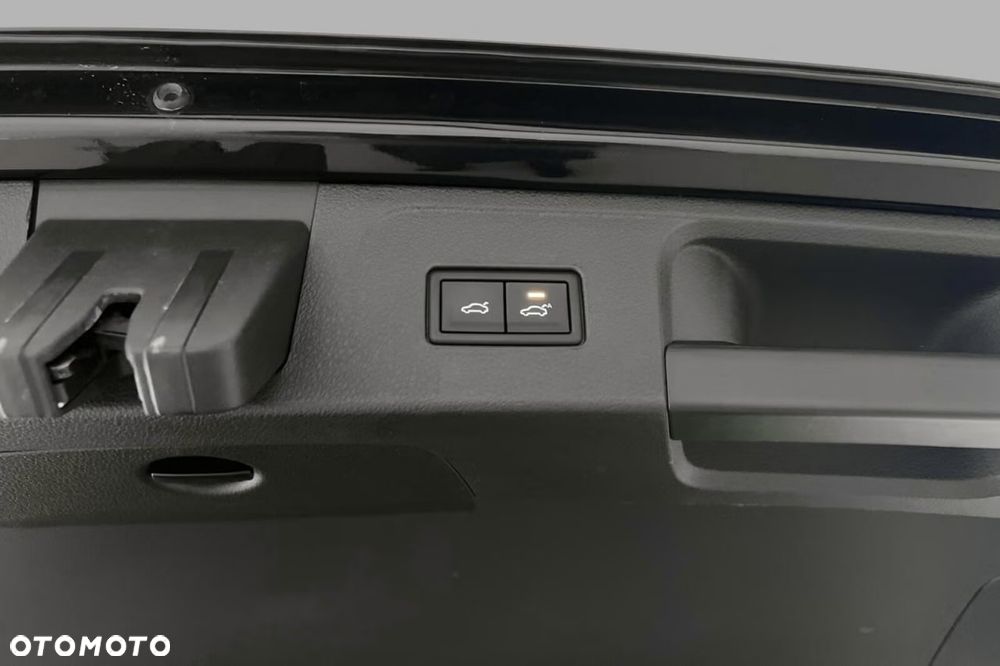 Volkswagen Passat 2.0 TDI SCR DSG Business - 23