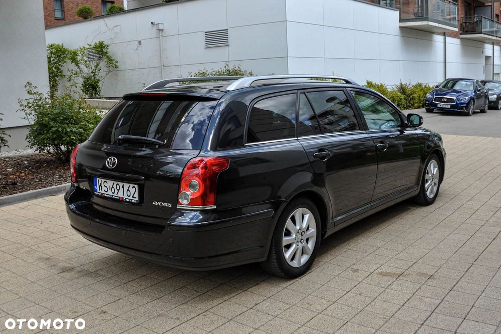 Toyota Avensis - 4