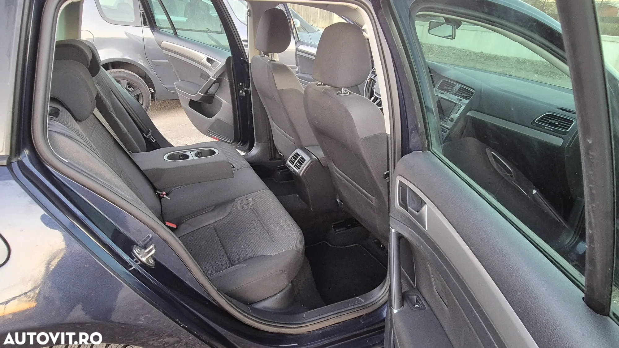 Volkswagen Golf 1.6 TDI BlueMotion Technology Comfortline - 10