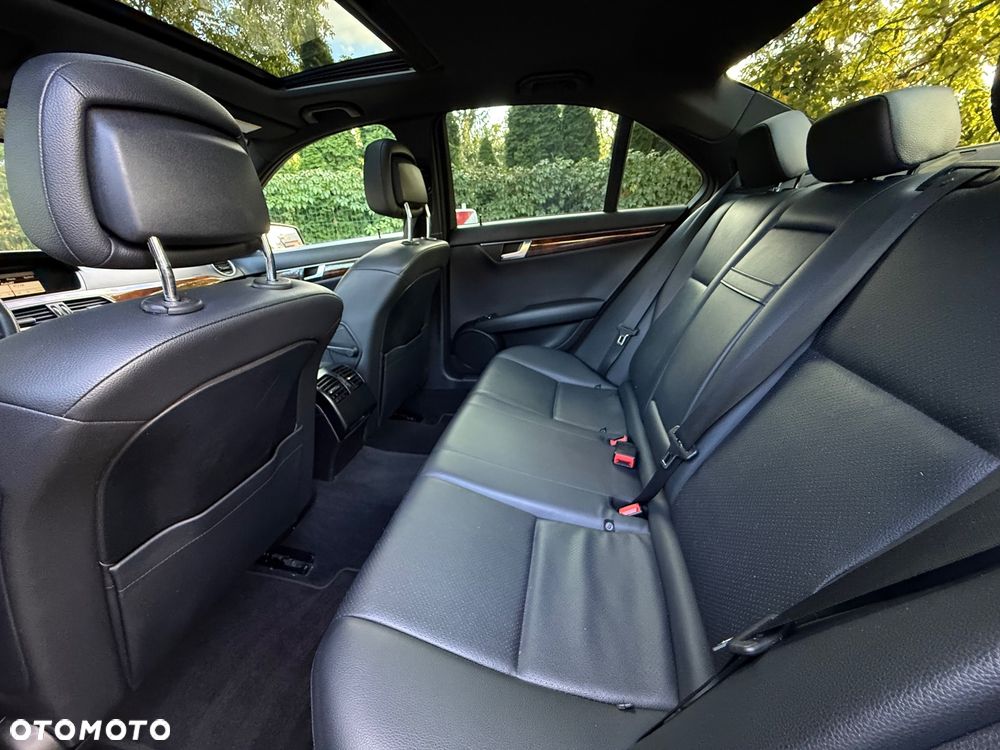 Mercedes-Benz Klasa C 250 CGI Automatik BlueEFFICIENCY SPORT EDITION - 14
