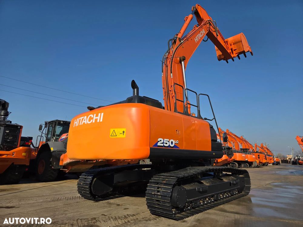 Hitachi ZX250LC-6, 2020, 4.294h, 28t, cupa NOUA 1,55mc, lant 95% bun doar 136h mars, Consum mediu 11l/h, 3 pompe hidr HITACHI, produs in JAPOANIA, inst picon pe brate, camera spate si laterale, Ad sapare 7,5m, posibil leasing, CA NOU-PROMOTIE 106.900 Eur - 39