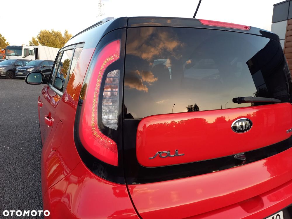 Kia Soul 1.6 CRDI Dream Team Edition - 14