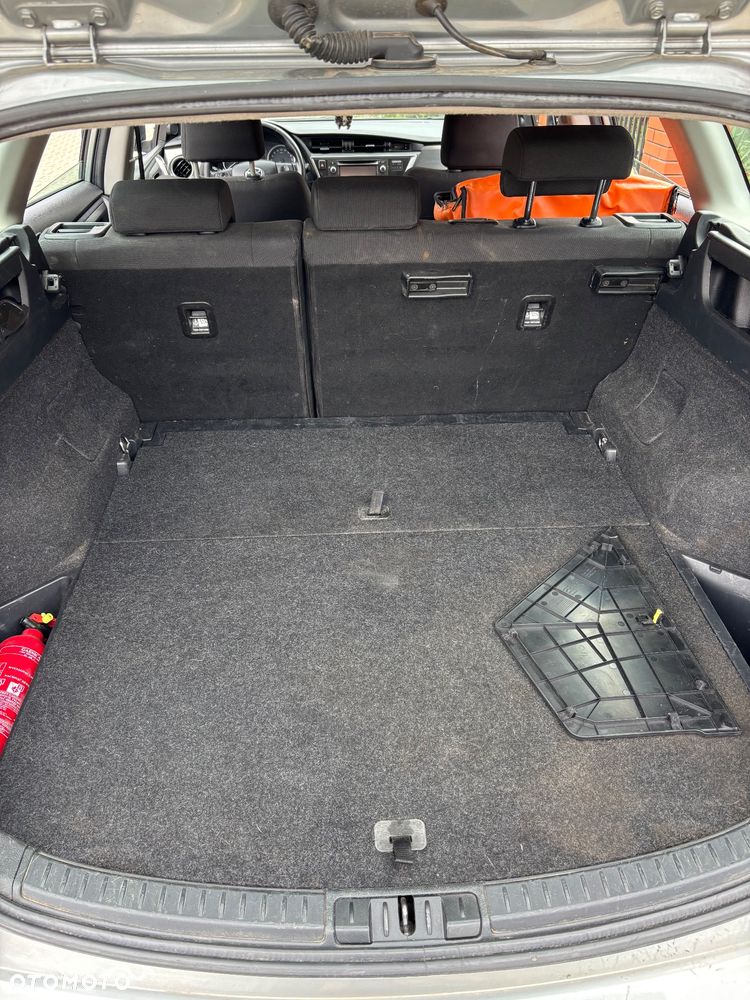 Toyota Auris 1.6 Premium Comfort - 17