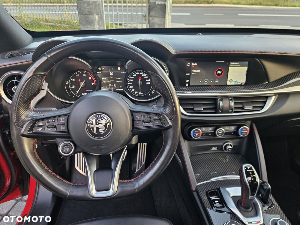 Alfa Romeo Stelvio 2.0 Turbo 16V AT8-Q4 Veloce Ti - 17