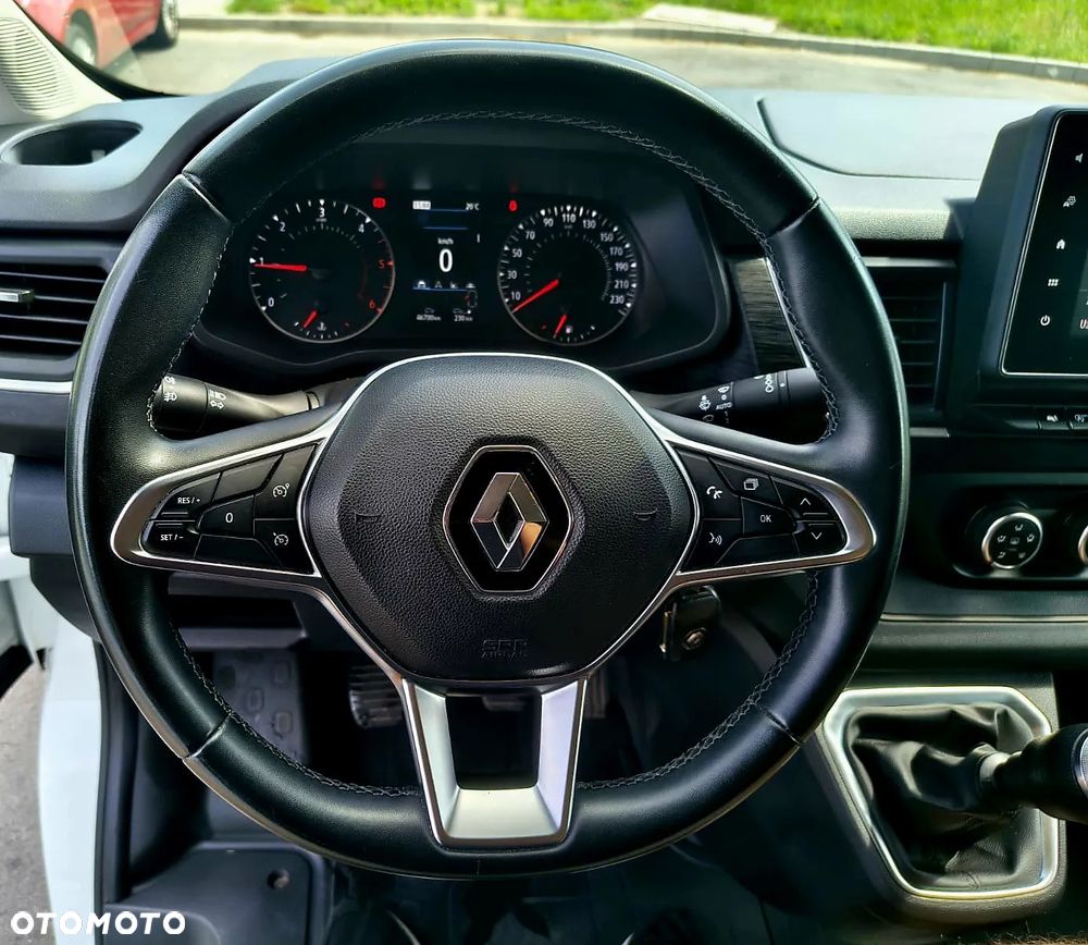 Renault Trafic - 16