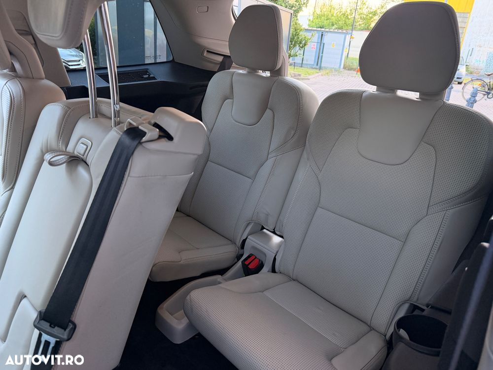 Volvo XC 90 D5 AWD Geartronic Kinetic - 12