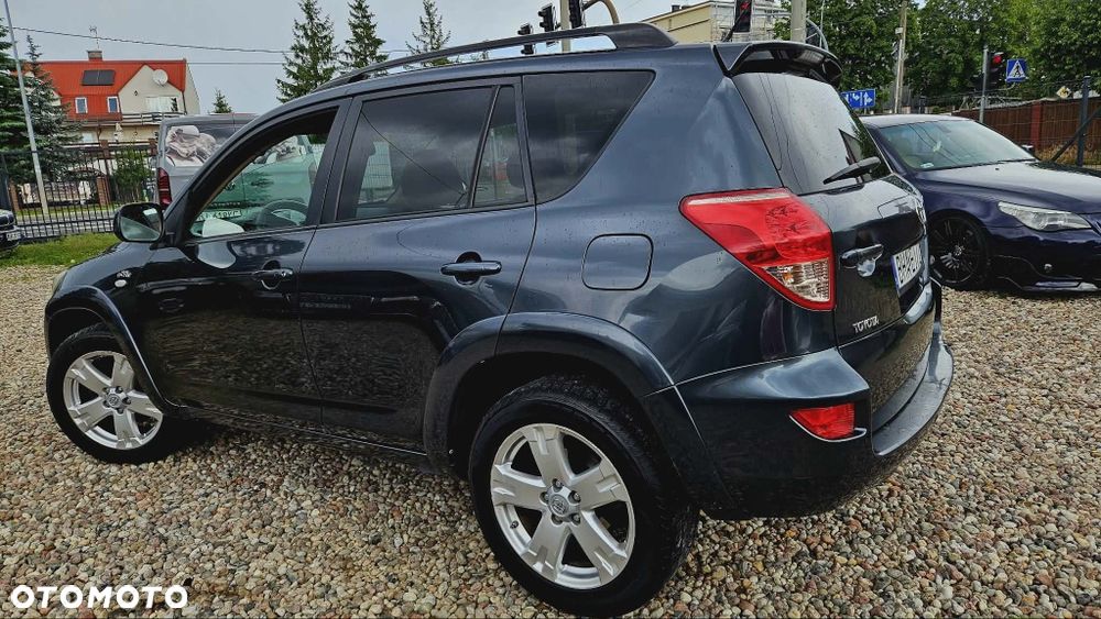 Toyota RAV4 - 4