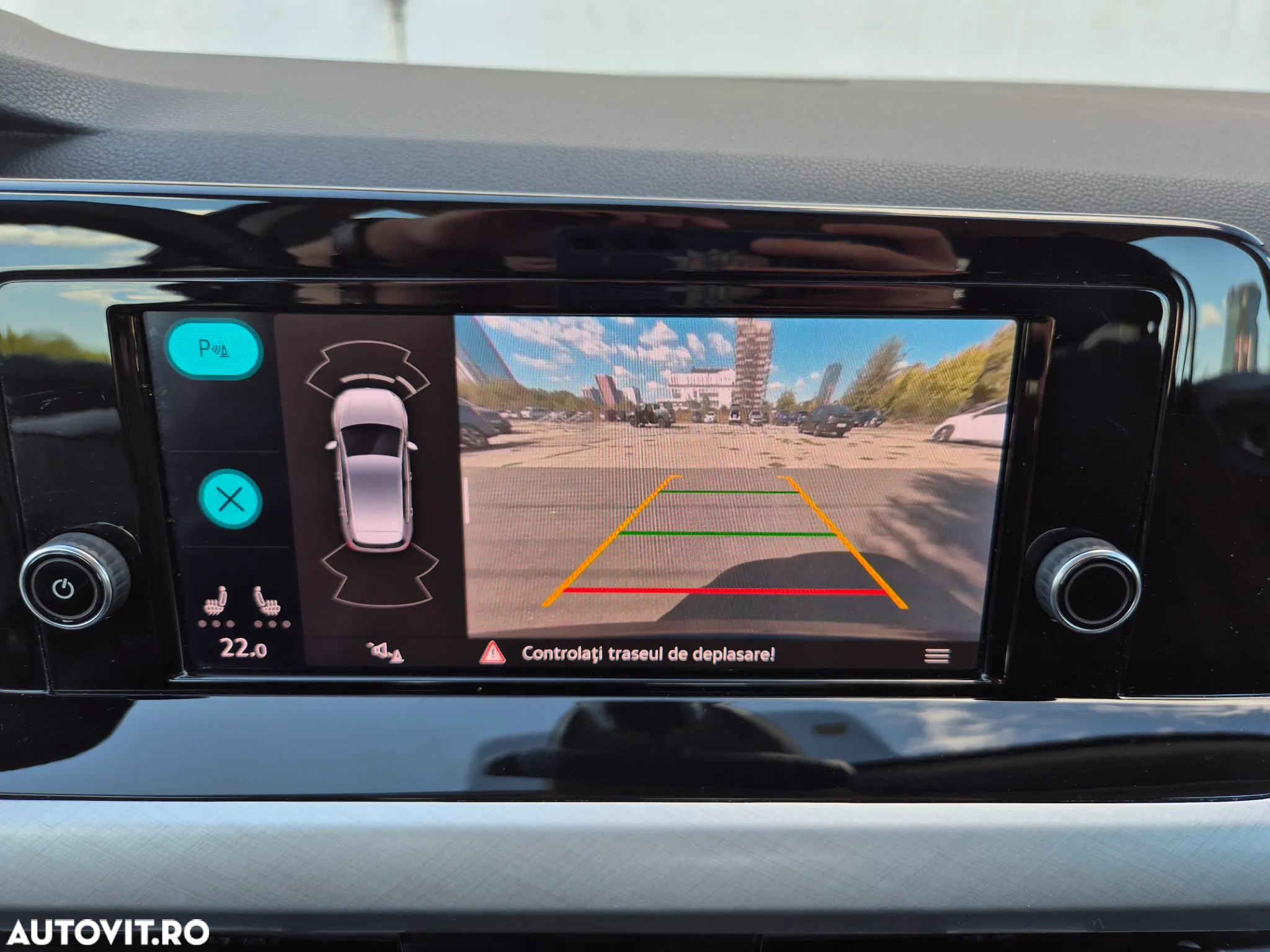 Volkswagen Golf 1.0 eTSI DSG MHEV Life - 32
