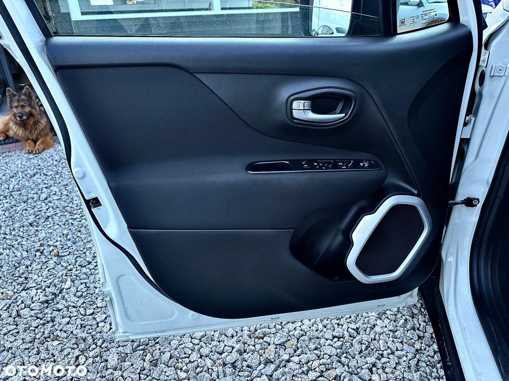 Jeep Renegade - 17