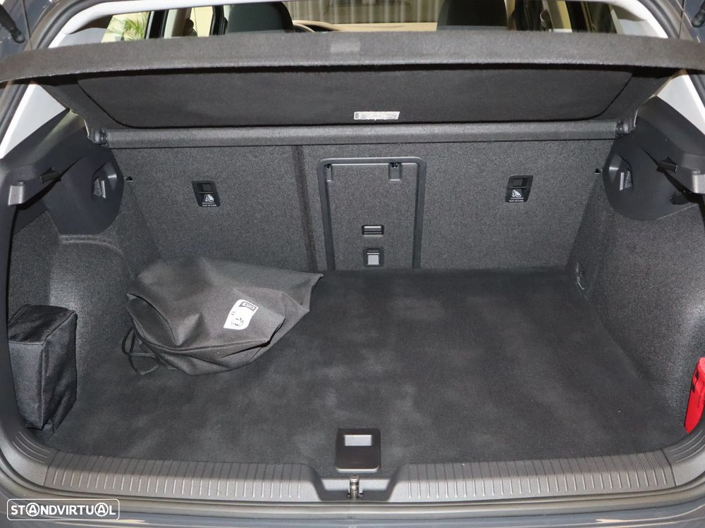 VW Golf 1.4 TSI e-Hybrid DSG - 13