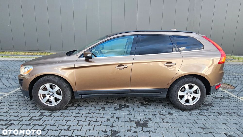 Volvo XC 60 D5 AWD Momentum - 5