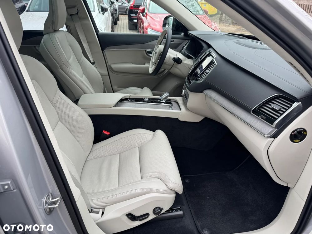 Volvo XC 90 T8 AWD Plug-In Hybrid Ultra Dark 7os - 11