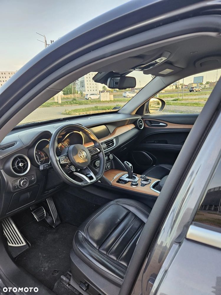 Alfa Romeo Stelvio 2.0 Turbo TI Q4 - 12