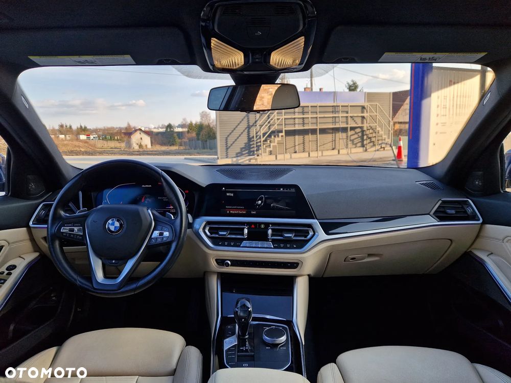 BMW Seria 3 330i Sport Line - 18