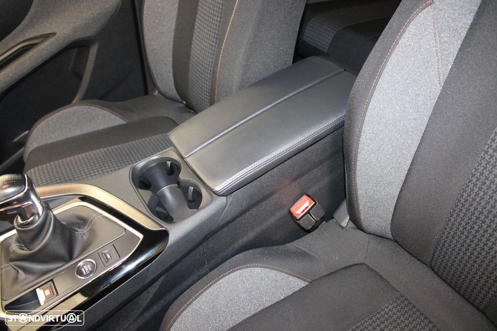 Peugeot 3008 1.5 BlueHDi Active - 29