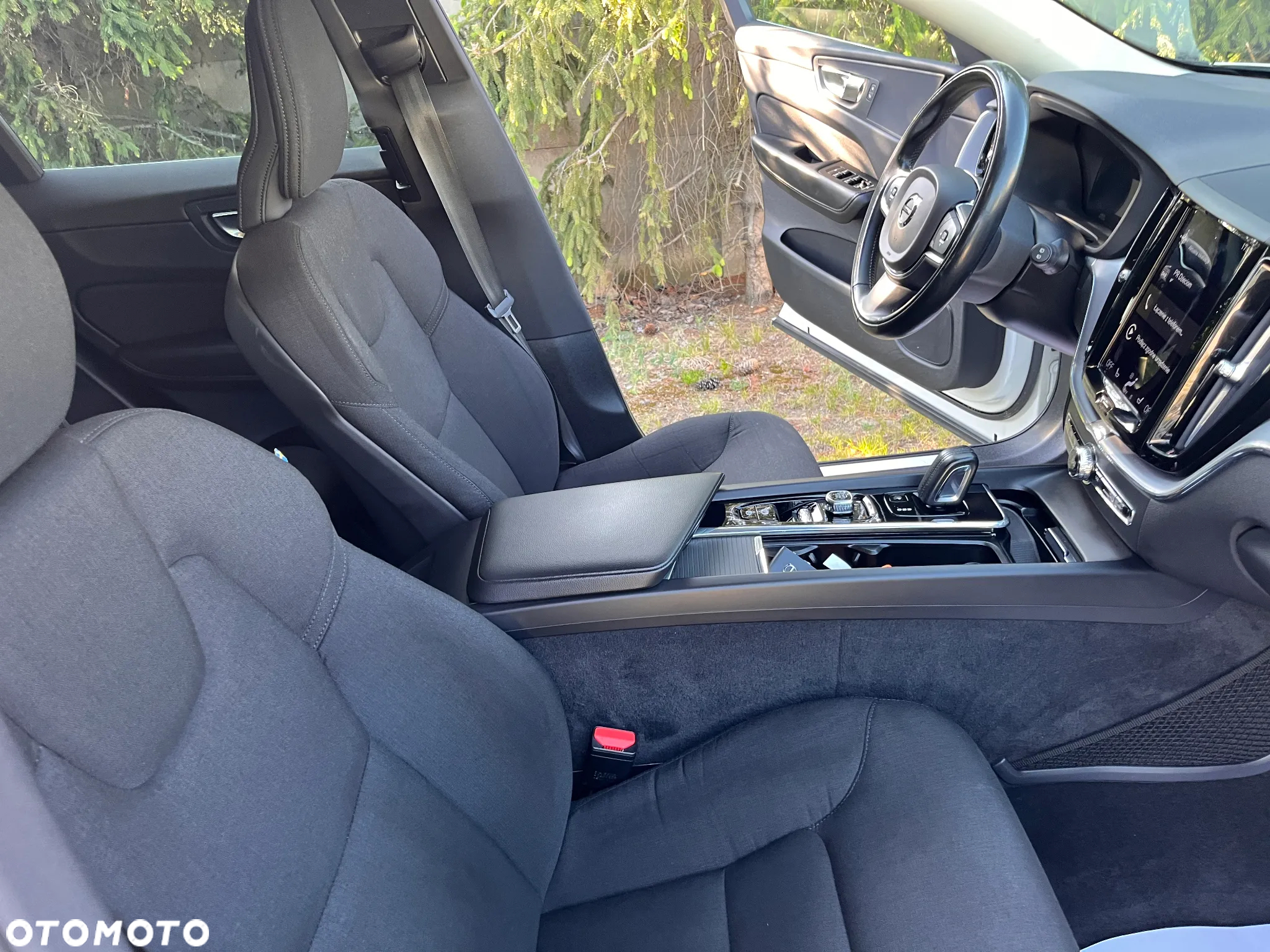 Volvo XC 60 B4 D AWD Geartronic Momentum Pro - 21