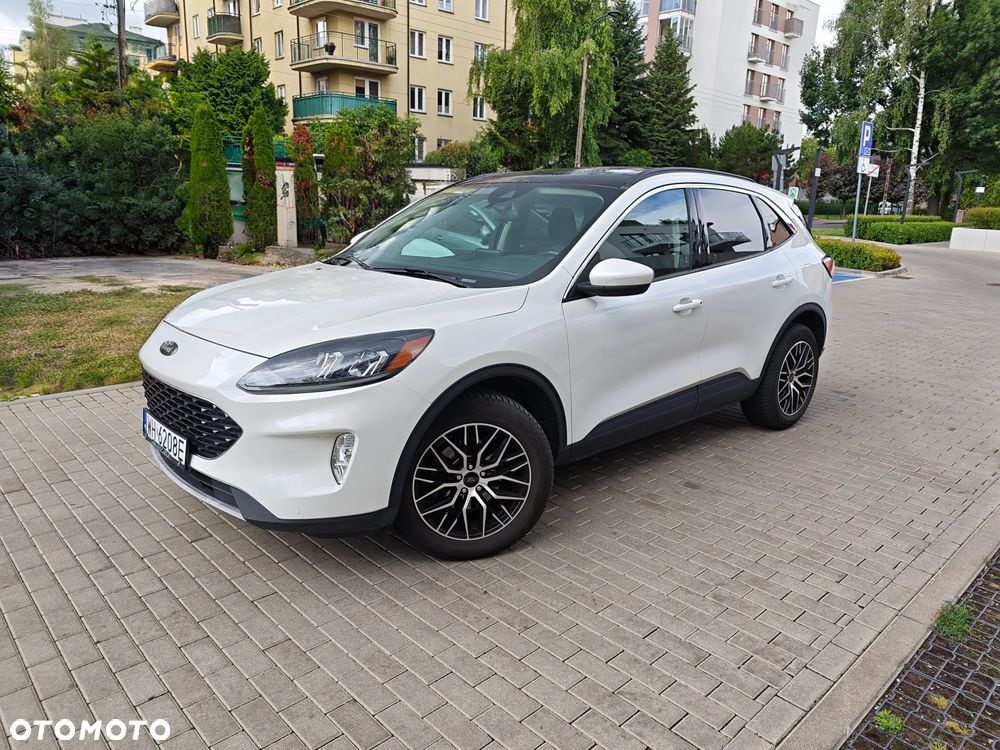 Ford Kuga - 1