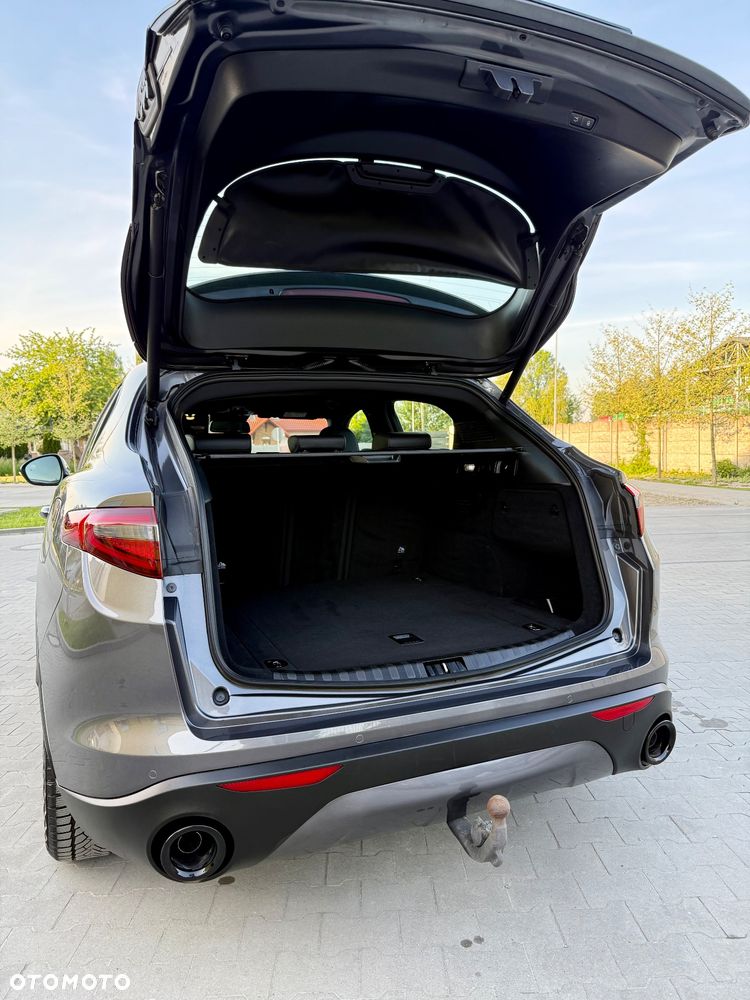 Alfa Romeo Stelvio 2.2 16V AT8 - 27