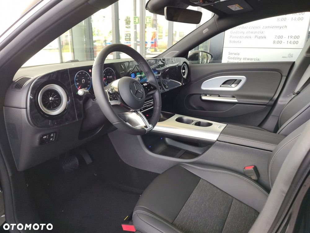 Mercedes-Benz CLA - 10