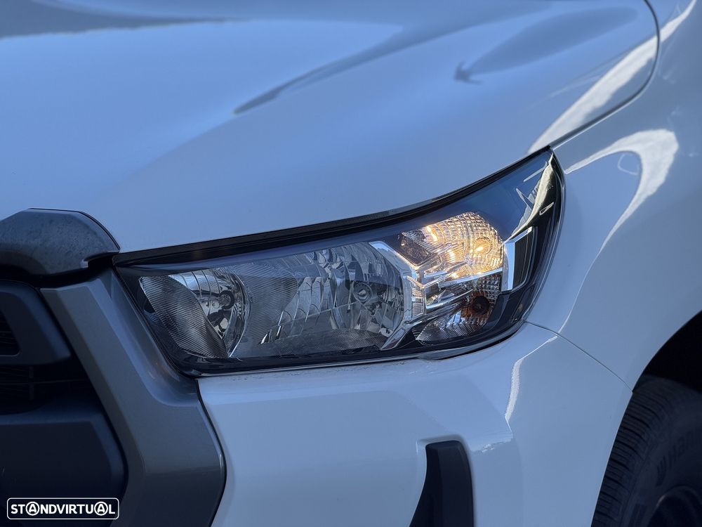Toyota Hilux 2.4 D-4D CD 5L - 4