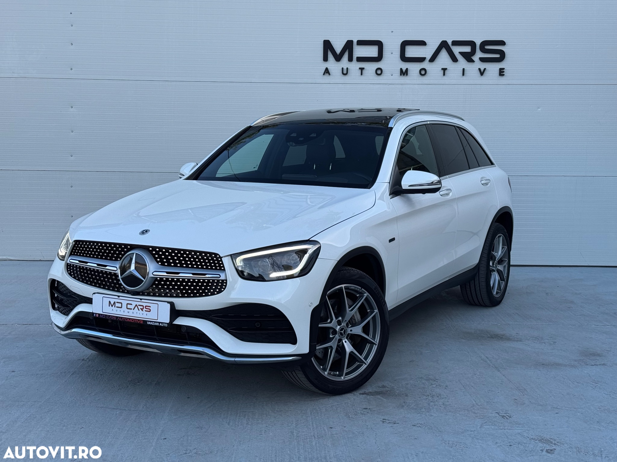 Mercedes-Benz GLC 300 e 4Matic 9G-TRONIC Edition AMG Line - 2