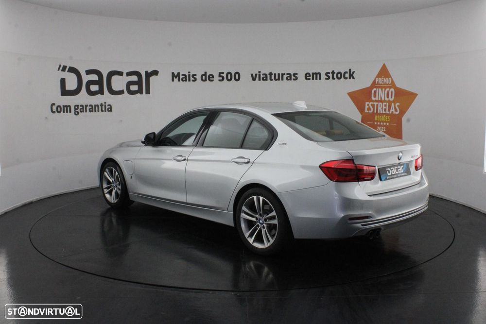 BMW 330 e iPerformance Line Sport — fotografia 5