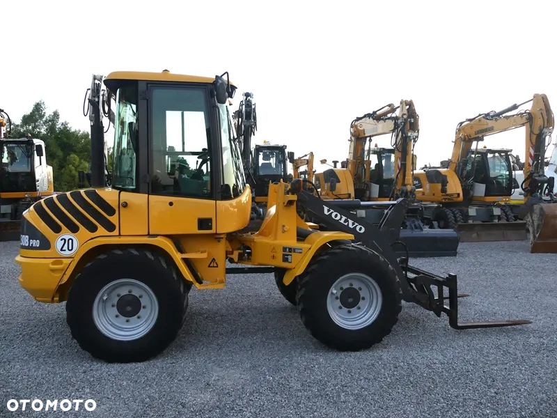 Volvo L30B PRO / Z Niemiec / 2011r / Ładny Stan / - 5