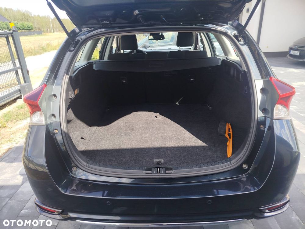 Toyota Auris 1.6 D-4D Premium - 2