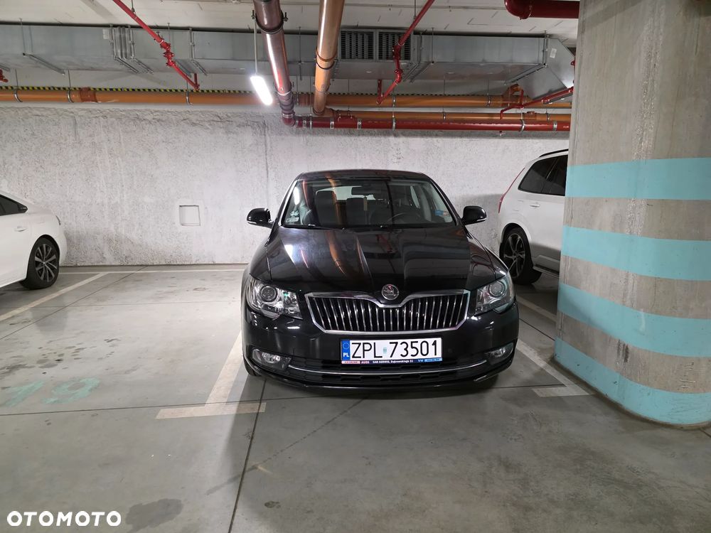 Skoda Superb 2.0 TSI Platinum DSG - 2