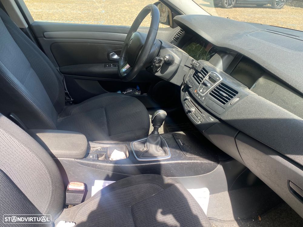 Renault Laguna Break 1.5 dCi Confort - 13