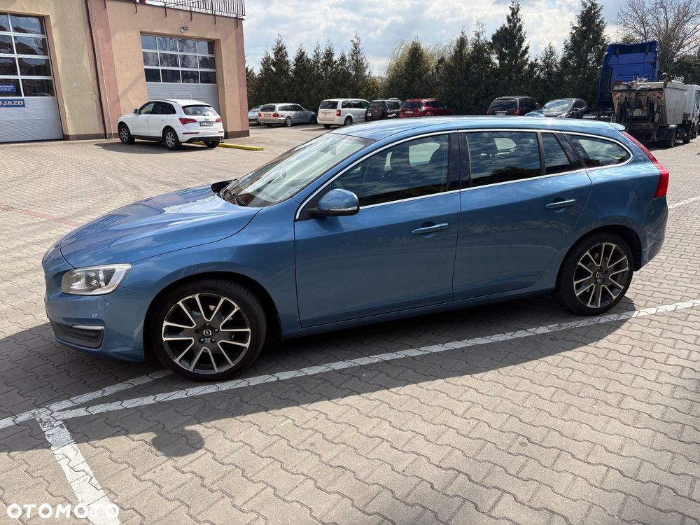 Volvo V60 D4 Drive-E Momentum - 4